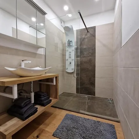 Murtal Ground Apartment *
